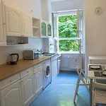 Sunny Apartment In Prenzlauer Berg